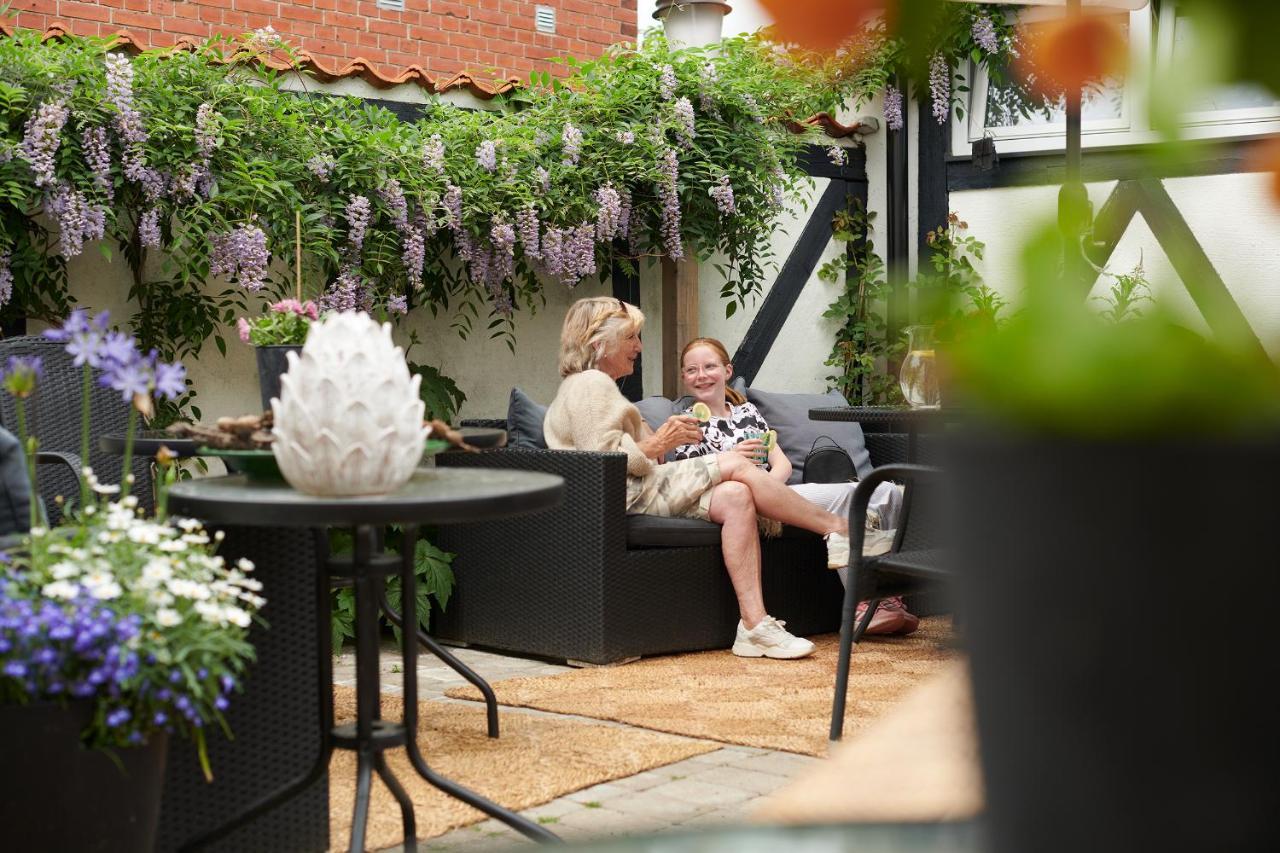 Hotell Baeckagarden อึสตัด ภายนอก รูปภาพ